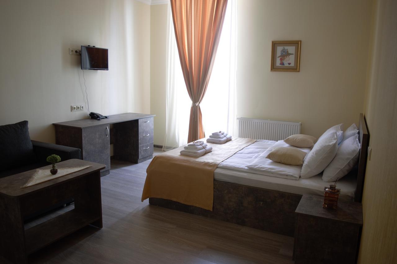 Hotel Nabadi Tbilisi Buitenkant foto