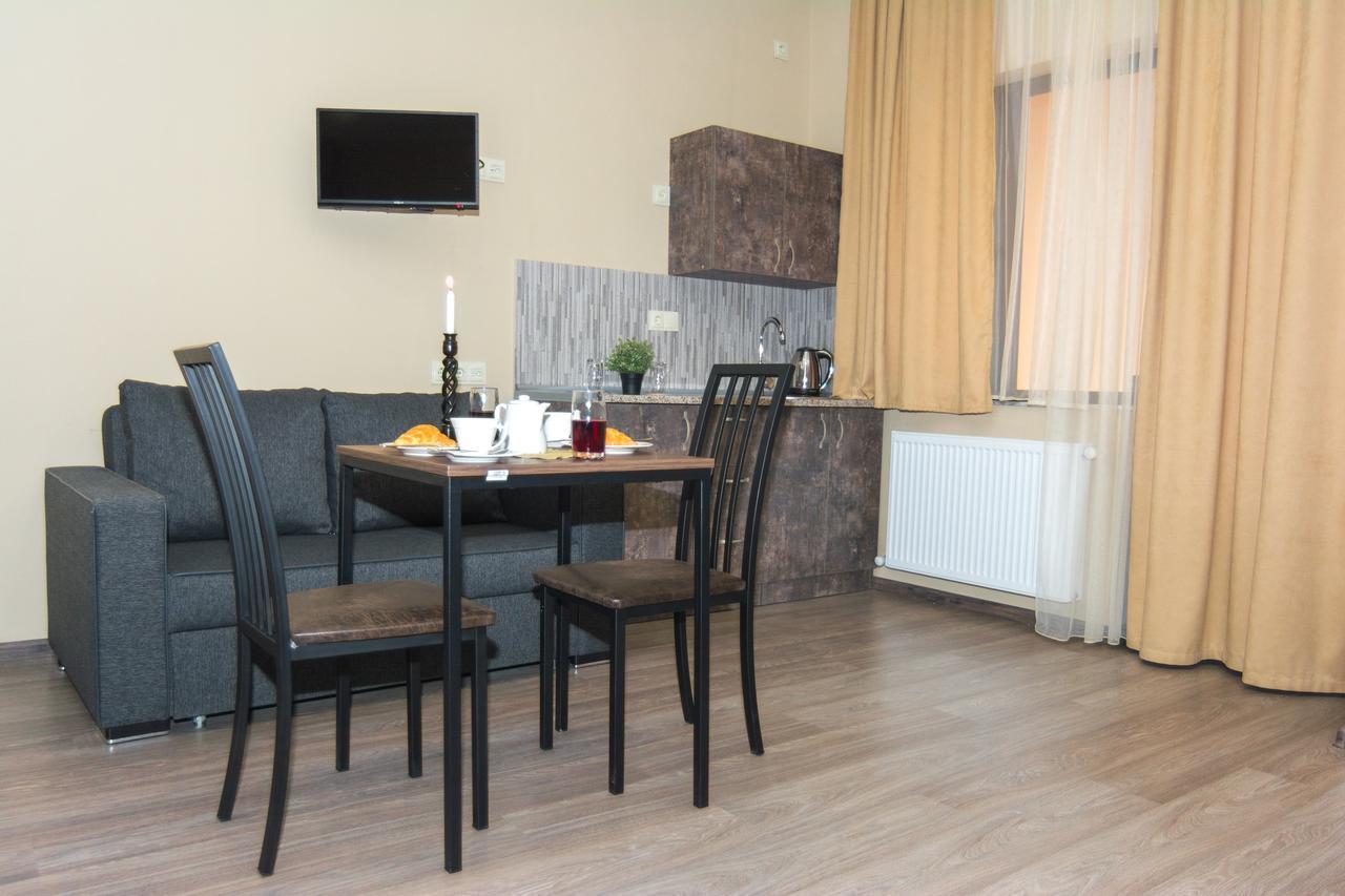 Hotel Nabadi Tbilisi Buitenkant foto
