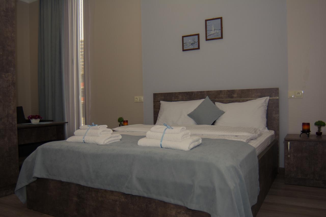 Hotel Nabadi Tbilisi Buitenkant foto