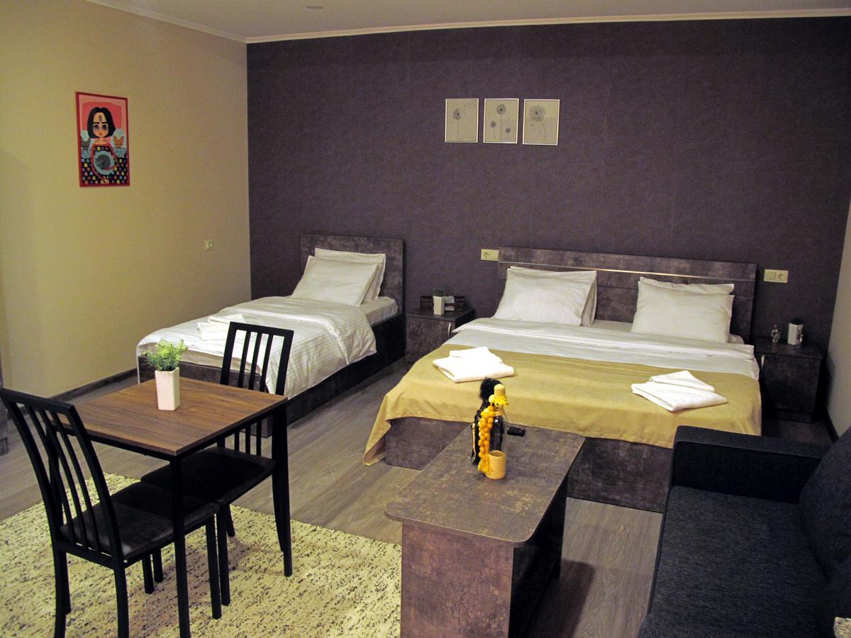 Hotel Nabadi Tbilisi Buitenkant foto