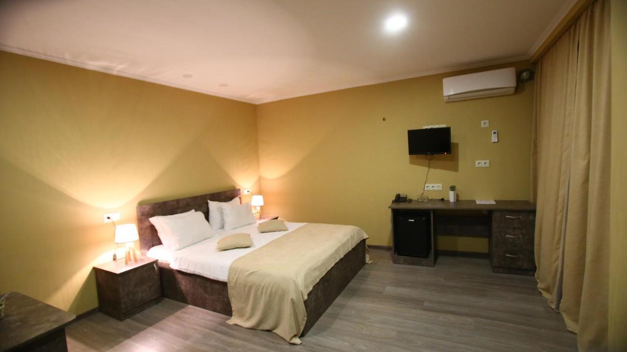 Hotel Nabadi Tbilisi Buitenkant foto