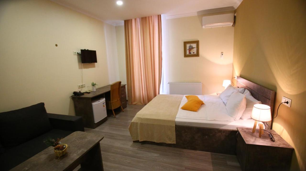 Hotel Nabadi Tbilisi Buitenkant foto