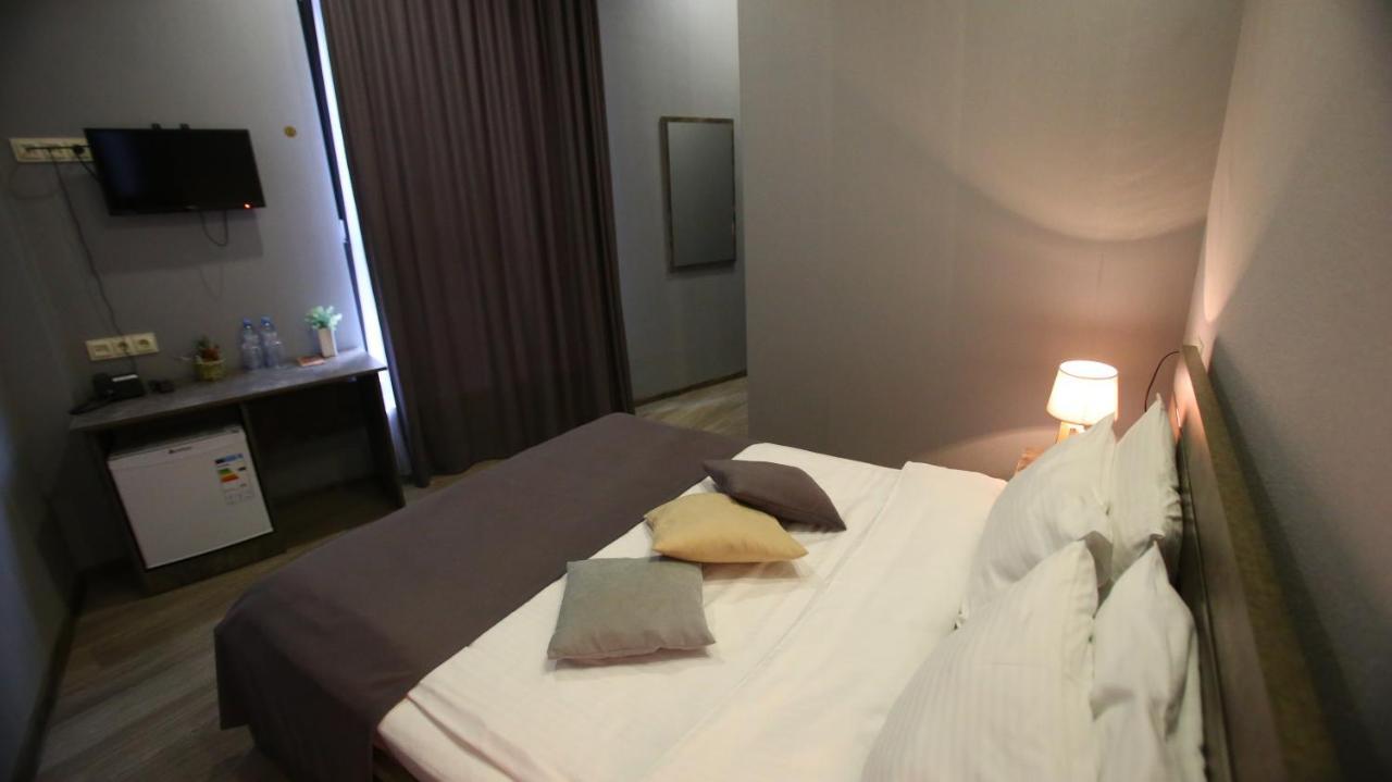 Hotel Nabadi Tbilisi Buitenkant foto