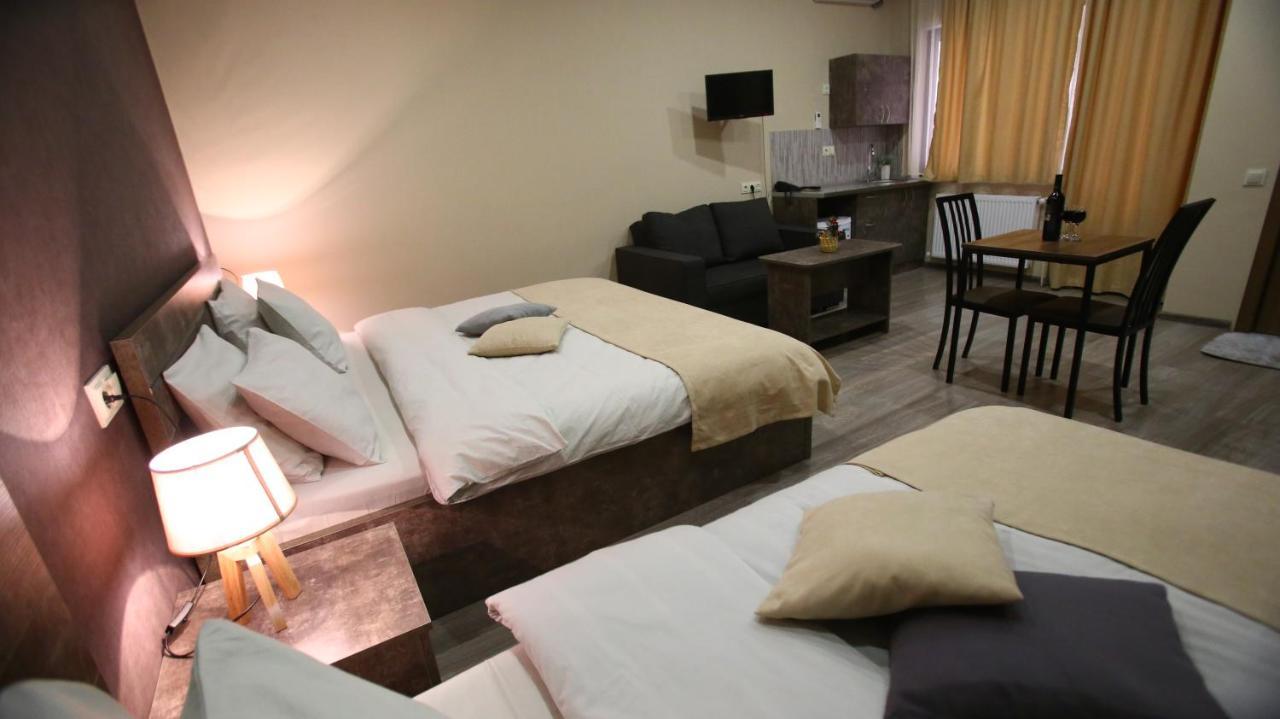 Hotel Nabadi Tbilisi Buitenkant foto