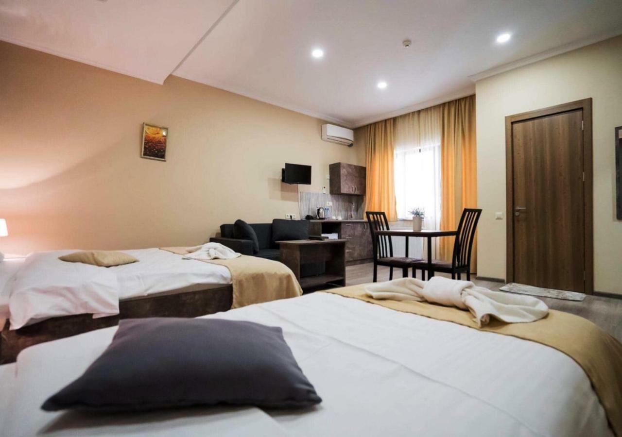 Hotel Nabadi Tbilisi Buitenkant foto