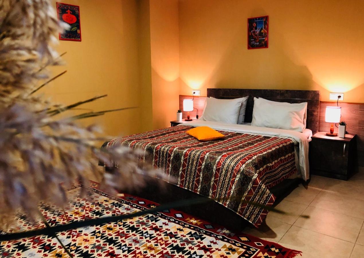 Hotel Nabadi Tbilisi Buitenkant foto